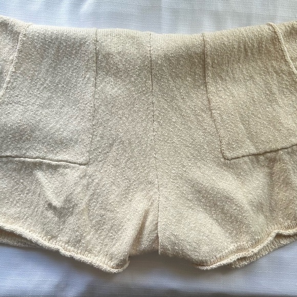 Bohme women’s Cream Short Overalls with Front Pocket, size M - Picture 5 of 7